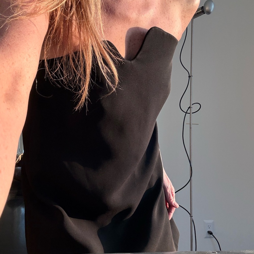 TIBI squiggly black tunic 
Size 8
Exposed zipper on side